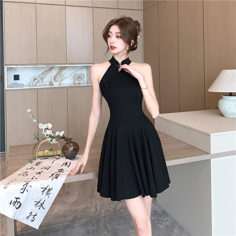 Elegant Black A-Line Zipper Back Date Night Mini Skirt Vogue Cinched-Waist Ruched Halter Short Dress AP1750