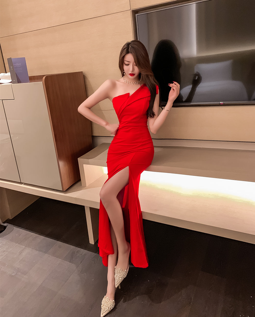 New Fashion Red High-Slit Feast Outfit Maxi Dress Charming One Shoulder Sheath Asymmetric Neckline Long Dress AP1767