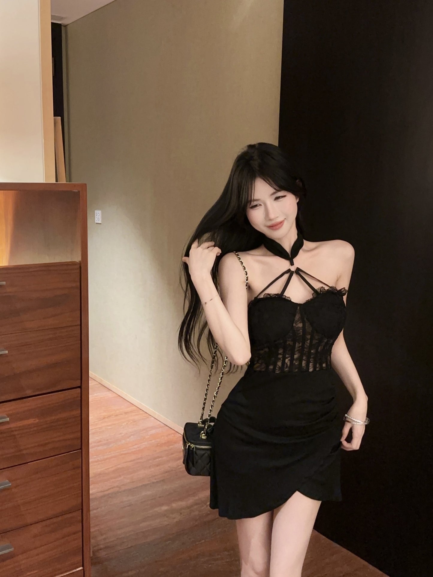 Romantic Lace-Trimmed Black Choker Neck Mini Skirt Vogue Backless Ruched Asymmetric Hem Halter Short Dress AP1771