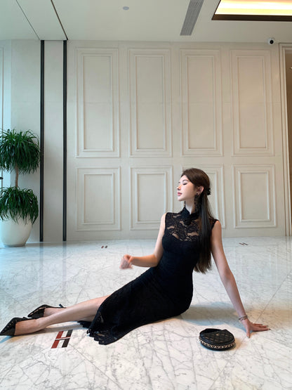 Unique lack Lace Sleeveless High-Slit Maxi Dress Vogue Lace Cutout Detailing Evening Parties Bodycon Halter Long Dress AP1786