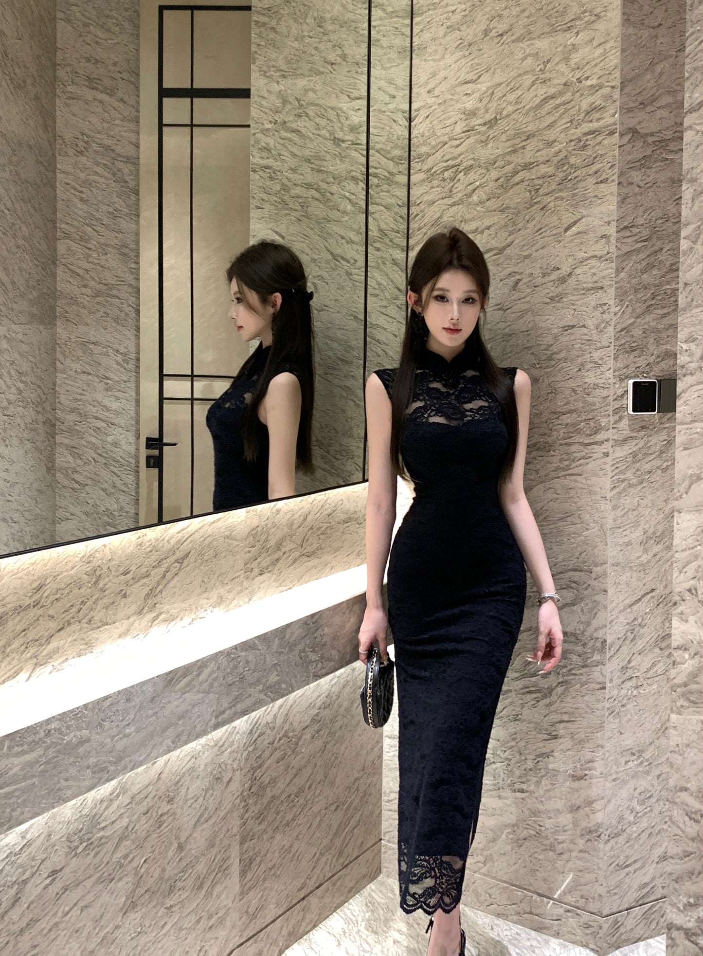 Unique lack Lace Sleeveless High-Slit Maxi Dress Vogue Lace Cutout Detailing Evening Parties Bodycon Halter Long Dress AP1786