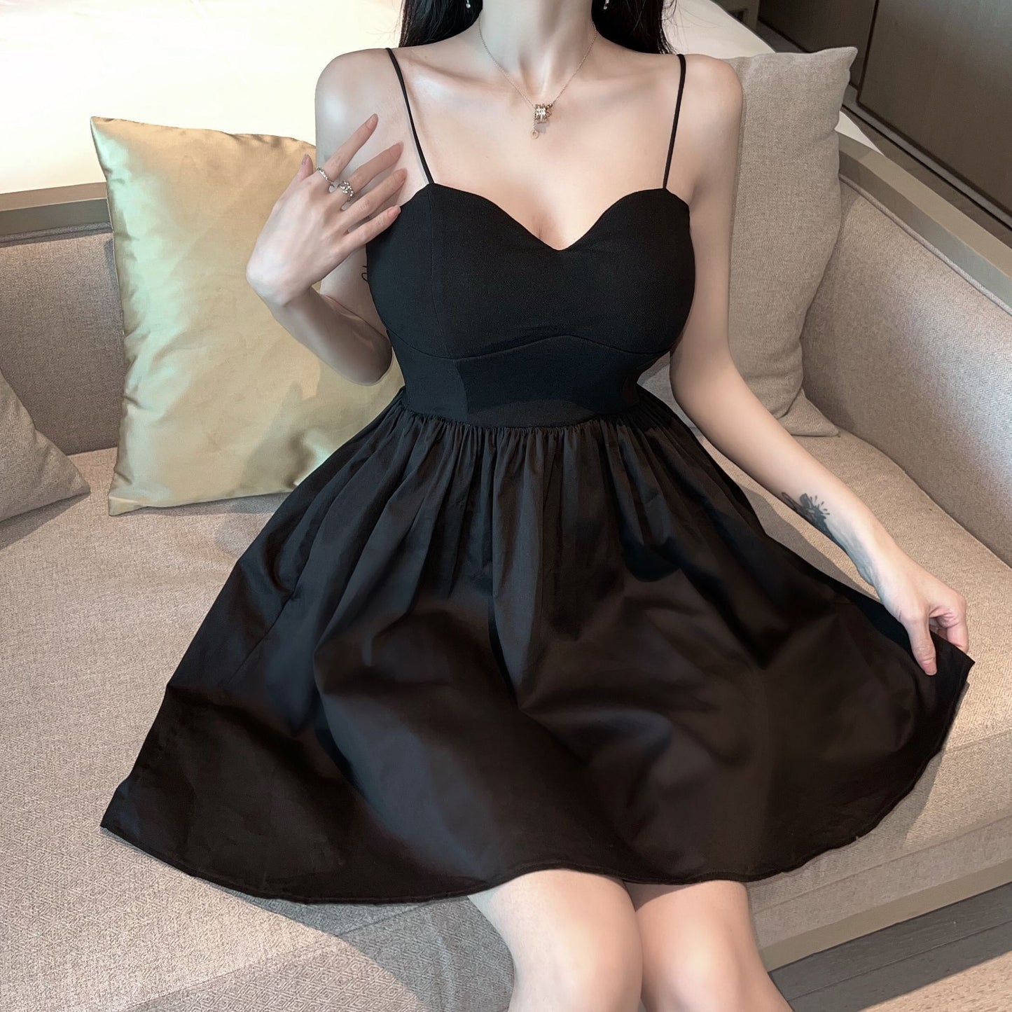 Cute Girls Cinched-Waist Black Mini Skirt Hot Girls LBD Nightclubs Ruched Hem Spaghetti Strap Short Dress AP1798