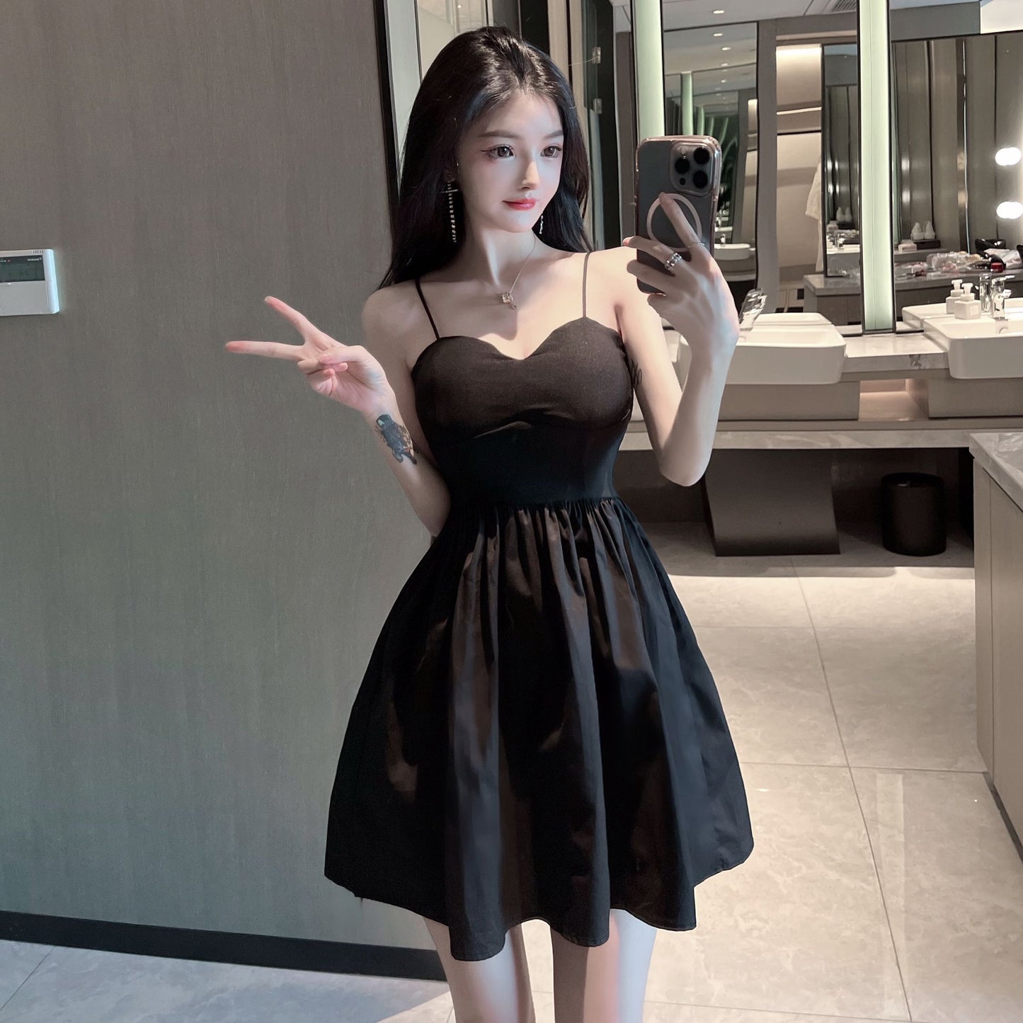 Cute Girls Cinched-Waist Black Mini Skirt Hot Girls LBD Nightclubs Ruched Hem Spaghetti Strap Short Dress AP1798