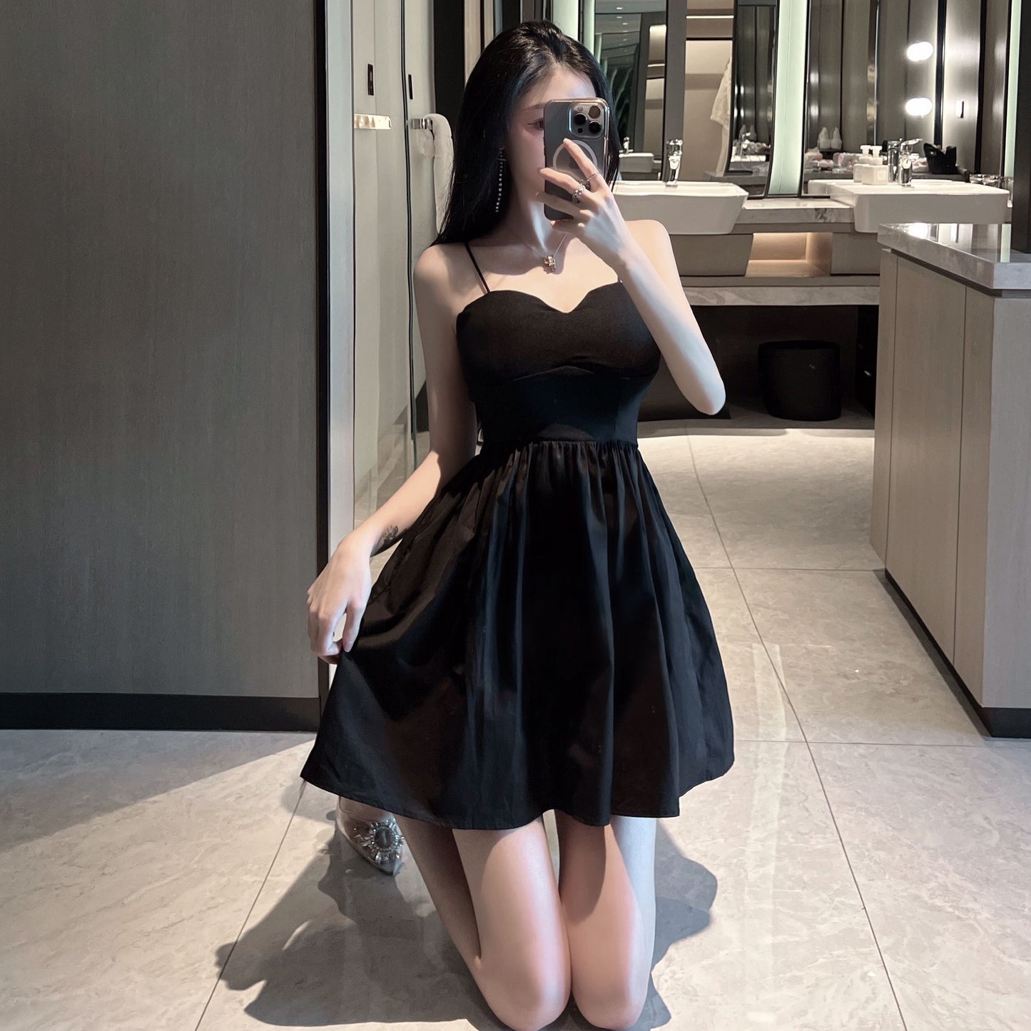 Cute Girls Cinched-Waist Black Mini Skirt Hot Girls LBD Nightclubs Ruched Hem Spaghetti Strap Short Dress AP1798