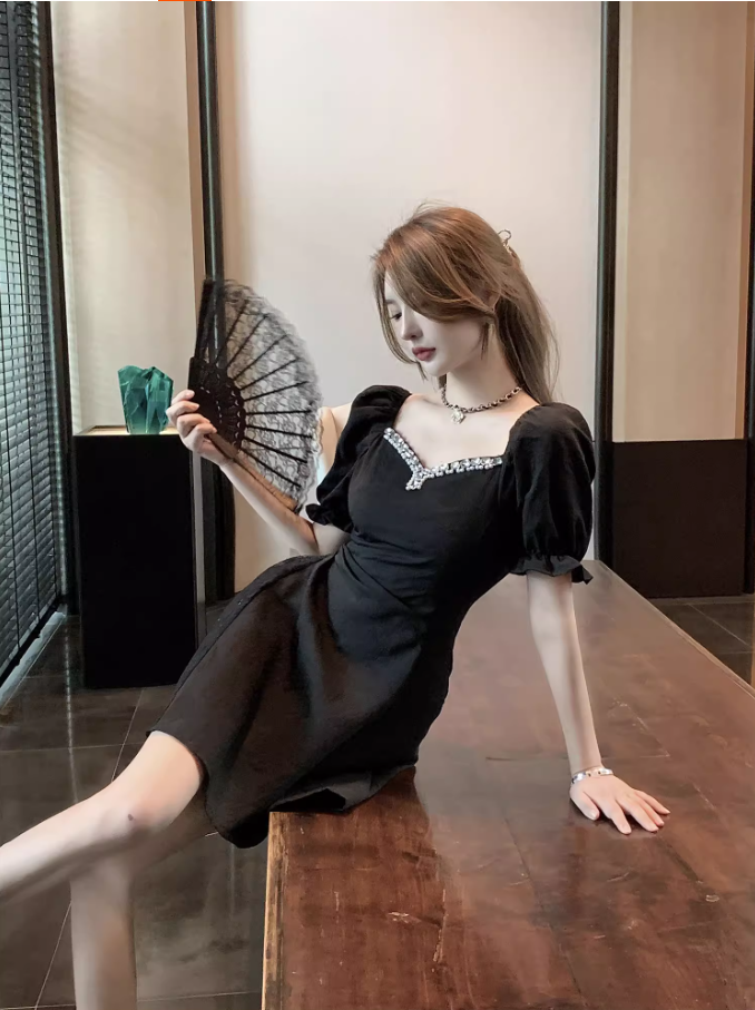 Gorgeous Rhinestone Accent Puffy Short Sleeve Evening Parties Mini Skirt Elegant A-Line Black Tulle Splicing Short Dress AP1807