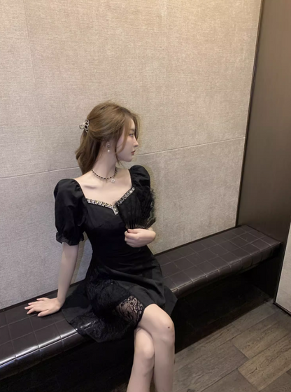 Gorgeous Rhinestone Accent Puffy Short Sleeve Evening Parties Mini Skirt Elegant A-Line Black Tulle Splicing Short Dress AP1807