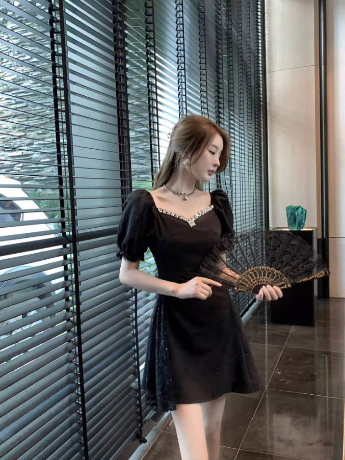 Gorgeous Rhinestone Accent Puffy Short Sleeve Evening Parties Mini Skirt Elegant A-Line Black Tulle Splicing Short Dress AP1807