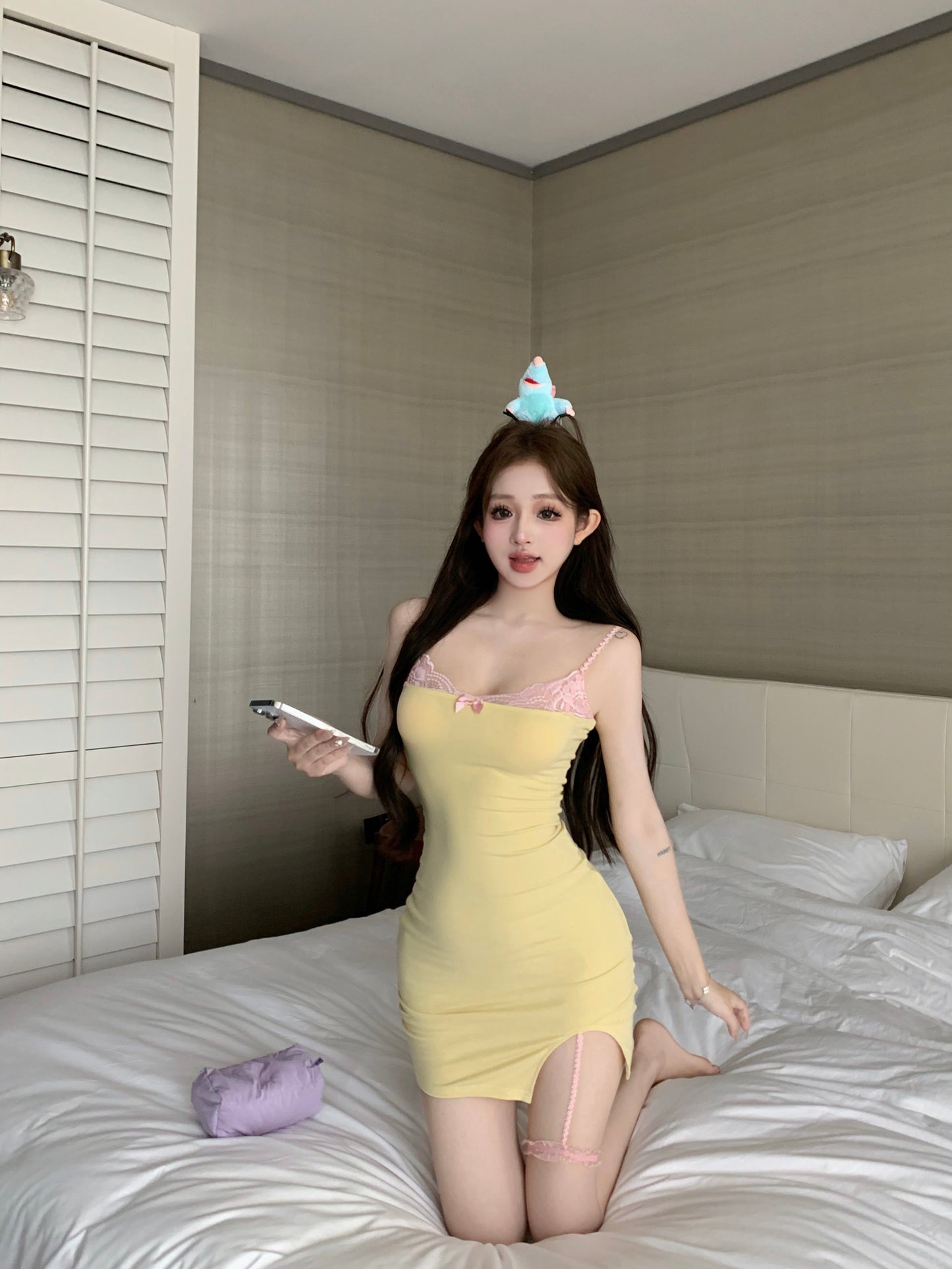 Vogue Pink Lace Trimmed Spaghetti Strap Sheath Yellow Mini Skirt Hot Girls Vibrant Asymmetric Hem Short Dress AP1819