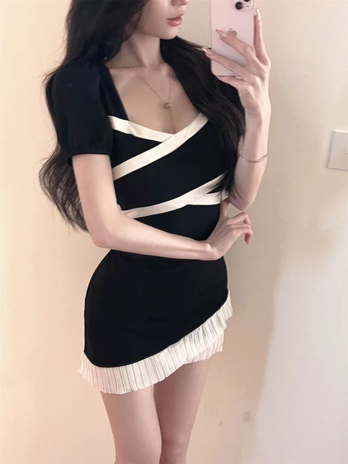 Charming Black & White Color-Block Mini Skirt Retro Asymmetric Mesh Hem Short Sleeves Short Dress AP1829