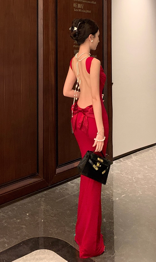 Exquisite Red Square-Neck Bodycon Maxi Dress Ruched Bust for Nightouts Backless Bow Accent Long Dress AP1846