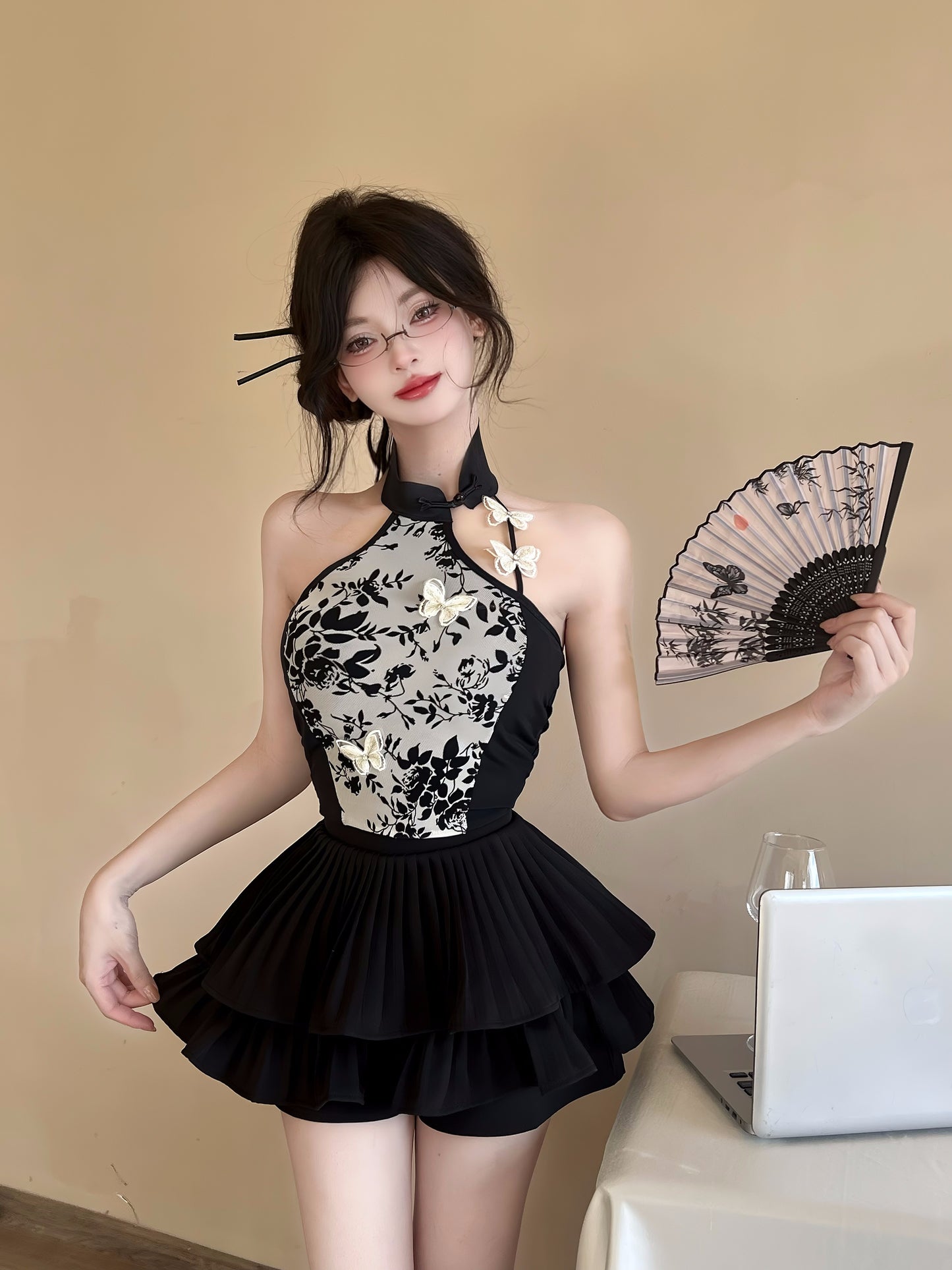 Charming 2-piece Set Floral Print Bodice Top A-Line Mini Skirt Cheongsam-Inspired 3D Butterfly Embellishments Pleated Tiered Halter Short Dress AP1854