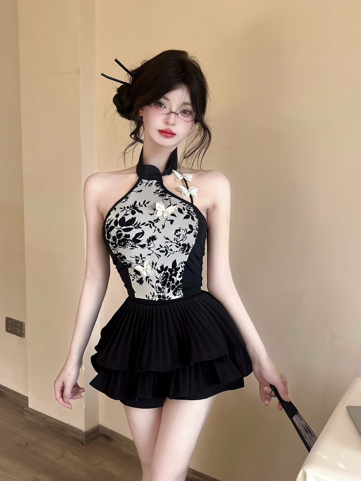Charming 2-piece Set Floral Print Bodice Top A-Line Mini Skirt Cheongsam-Inspired 3D Butterfly Embellishments Pleated Tiered Halter Short Dress AP1854