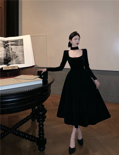 Graceful Black Velvet Square Neck Midi Dress Vogue A-Line Ruffles Hem Long Sleeve Long Dress AP1859
