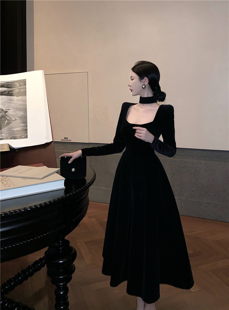Graceful Black Velvet Square Neck Midi Dress Vogue A-Line Ruffles Hem Long Sleeve Long Dress AP1859