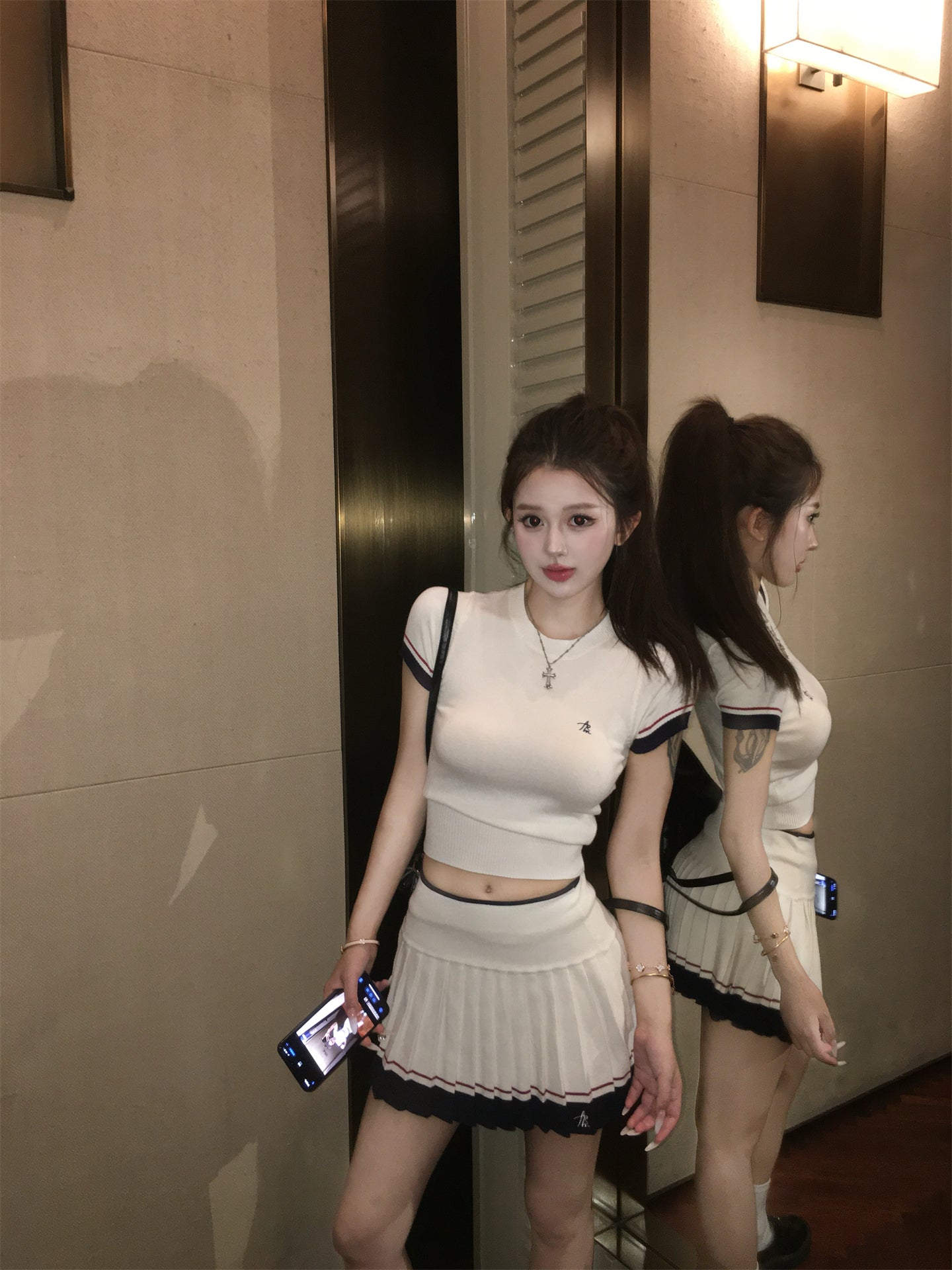 New Arrival White Two-Piece Set Mini Skirt Vogue Color-Block Trim Sporty-Chic Pleated Short Dress AP1883