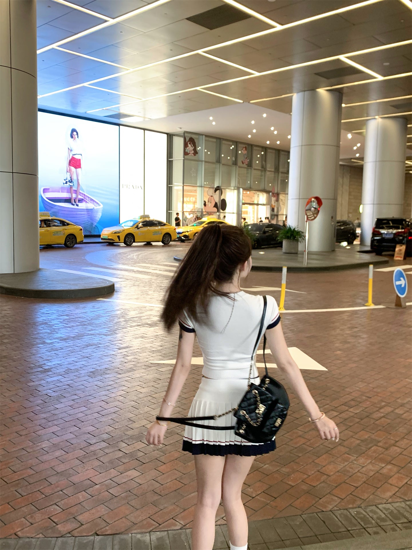 New Arrival White Two-Piece Set Mini Skirt Vogue Color-Block Trim Sporty-Chic Pleated Short Dress AP1883