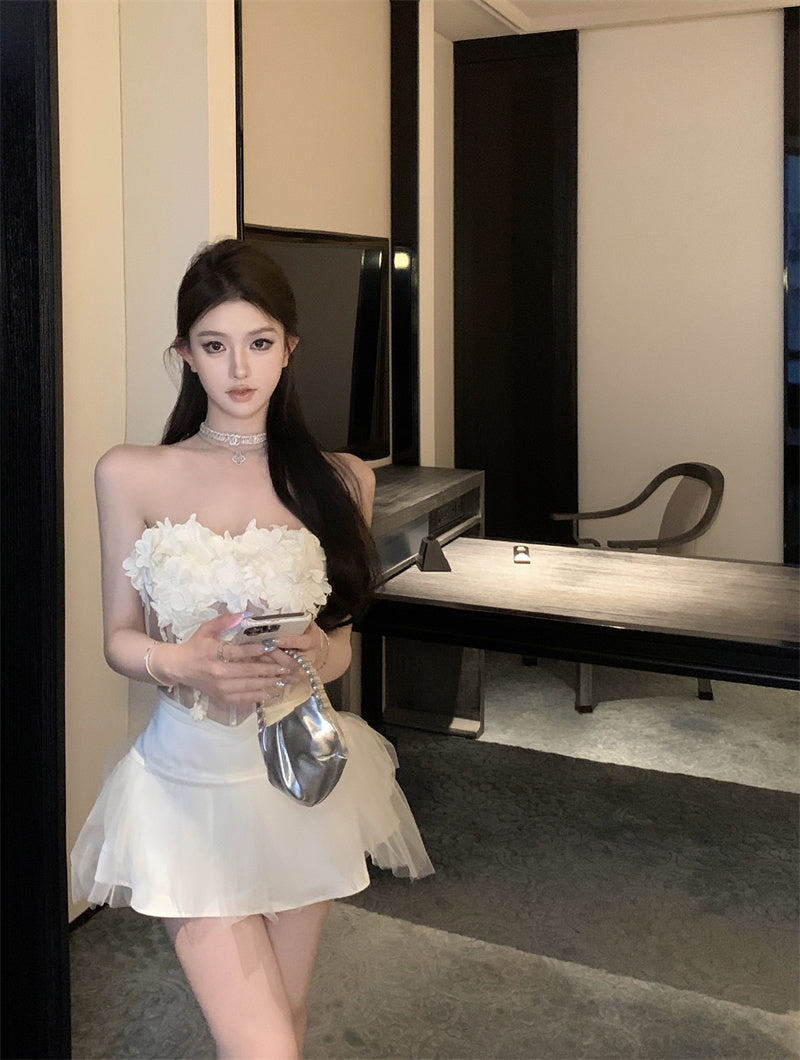Elegant White Strapless Two-Piece Set Puffy Tulle Mini Skirt Dreamy Sheer Corset 3D Floral Design Short Dress AP1891