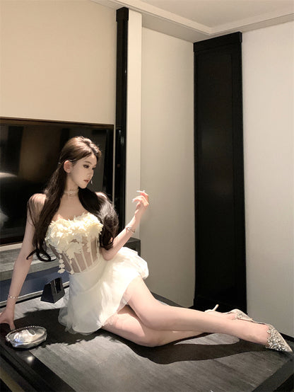 Elegant White Strapless Two-Piece Set Puffy Tulle Mini Skirt Dreamy Sheer Corset 3D Floral Design Short Dress AP1891