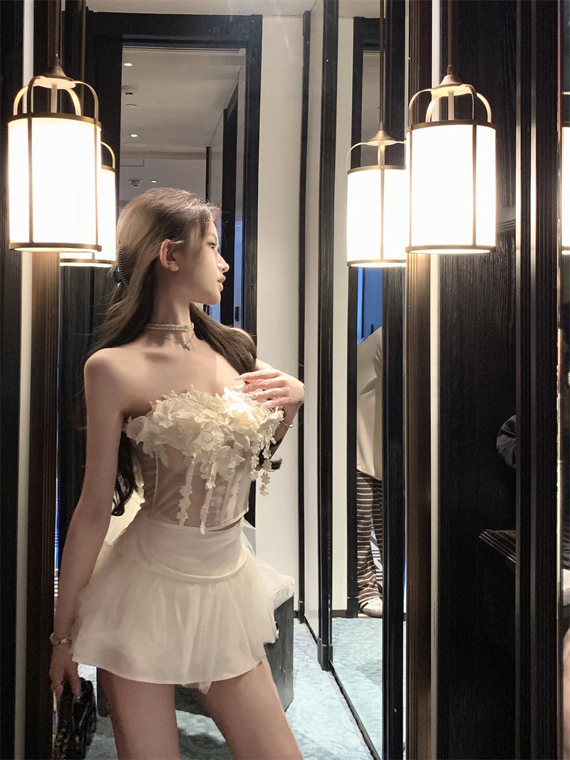 Elegant White Strapless Two-Piece Set Puffy Tulle Mini Skirt Dreamy Sheer Corset 3D Floral Design Short Dress AP1891