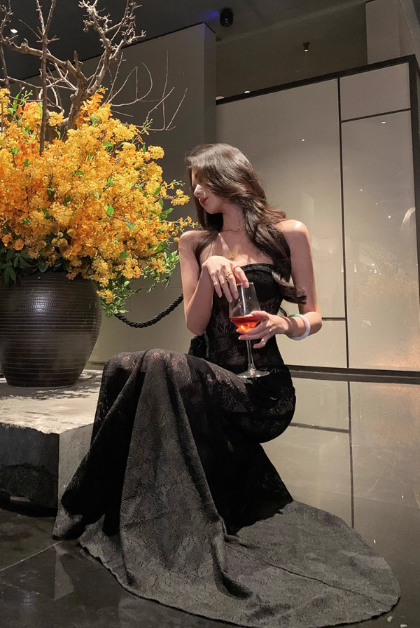 Graceful Black Sheer Lace Strapless Mermaid Maxi Skirt Vogue 3D Flower Accent Luxury Nightouts Long Dress AP1904