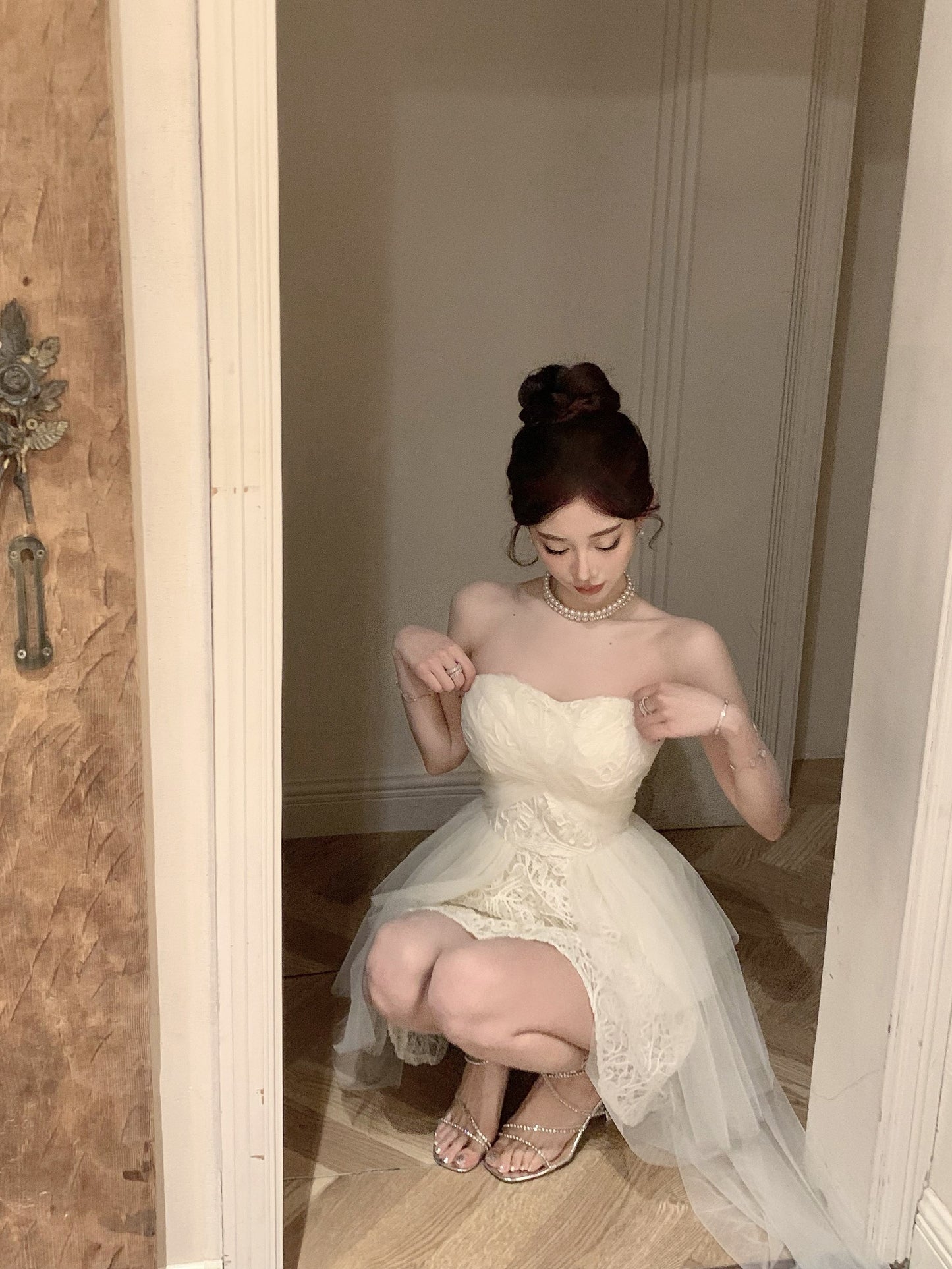 Elegant Tulle Overlay Strapless Cream Mini Skirt Birthday Party Chic High-Low Hem Textured Fabric Short Dress AP1915