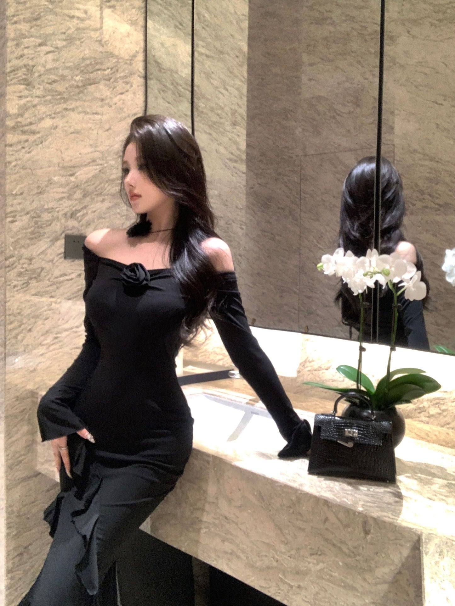 Alluring 3D Floral Design Long Bell Sleeve Maxi Dress Feast Outfit Black Hi-Lo Hem Ruffled Trim Sheath Long Dress AP1923