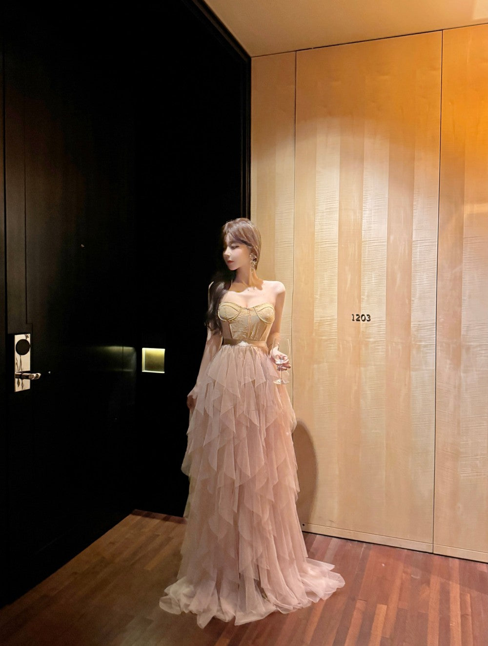 Exquisite Birthday Party Two-Piece Set Maxi Skirt Vogue Lace Hem Strapless Inner Sheer Mesh Short Dress AP1926