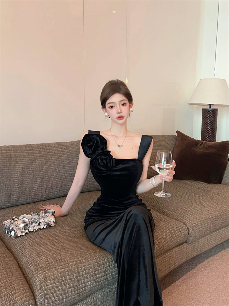 Vogue Sheath 3D Flowers Detail Back Slit Maxi Dress Minimalist Everyday Outfit Velvet Fabric Mermaid Wide Straps Black Long Dress AP1933
