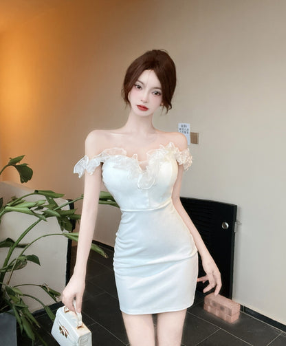 Charming White Satin Off-Shoulder Sheath Mini Skirt Chic Fit for Party Ruffle Neckline Short Dress AP1939