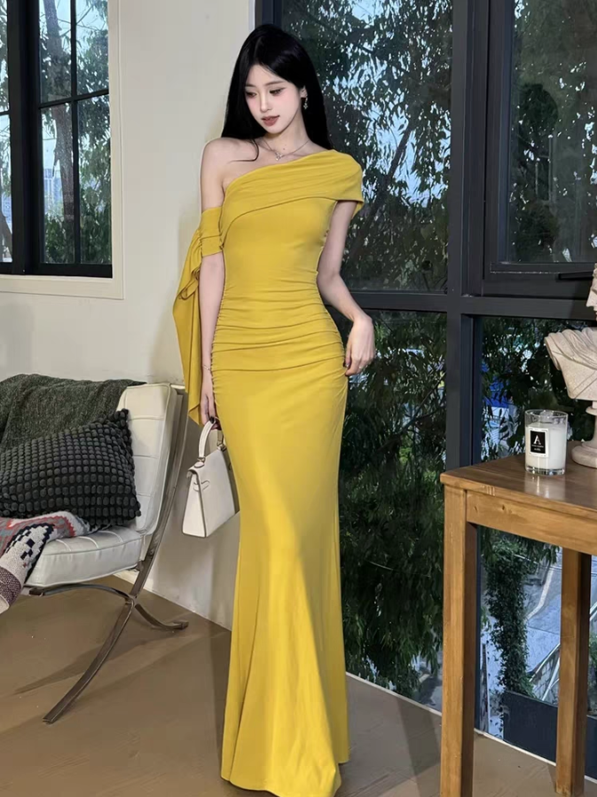 Graceful Asymmetric Neckline Yellow Maxi Dress Glamorous Mermaid One Shoulder Sheath Long Dress AP1956