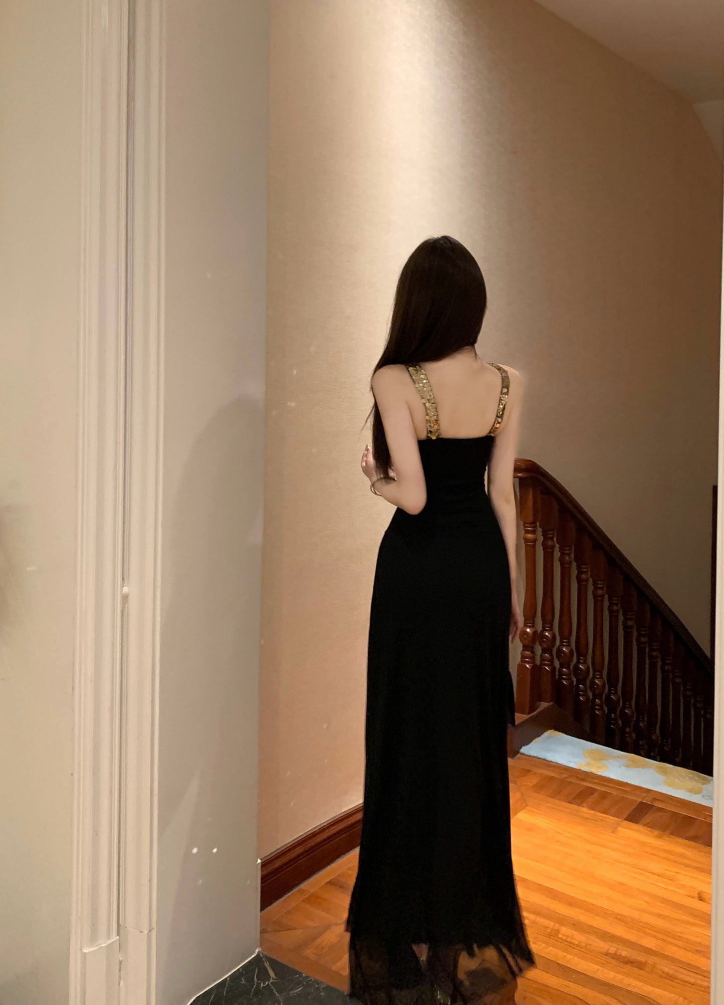 Unique Deep V-Neck Gold Sequin Straps Maxi Dress Charming High Side Slit Night Parties Black Sheath Long Dress AP1964