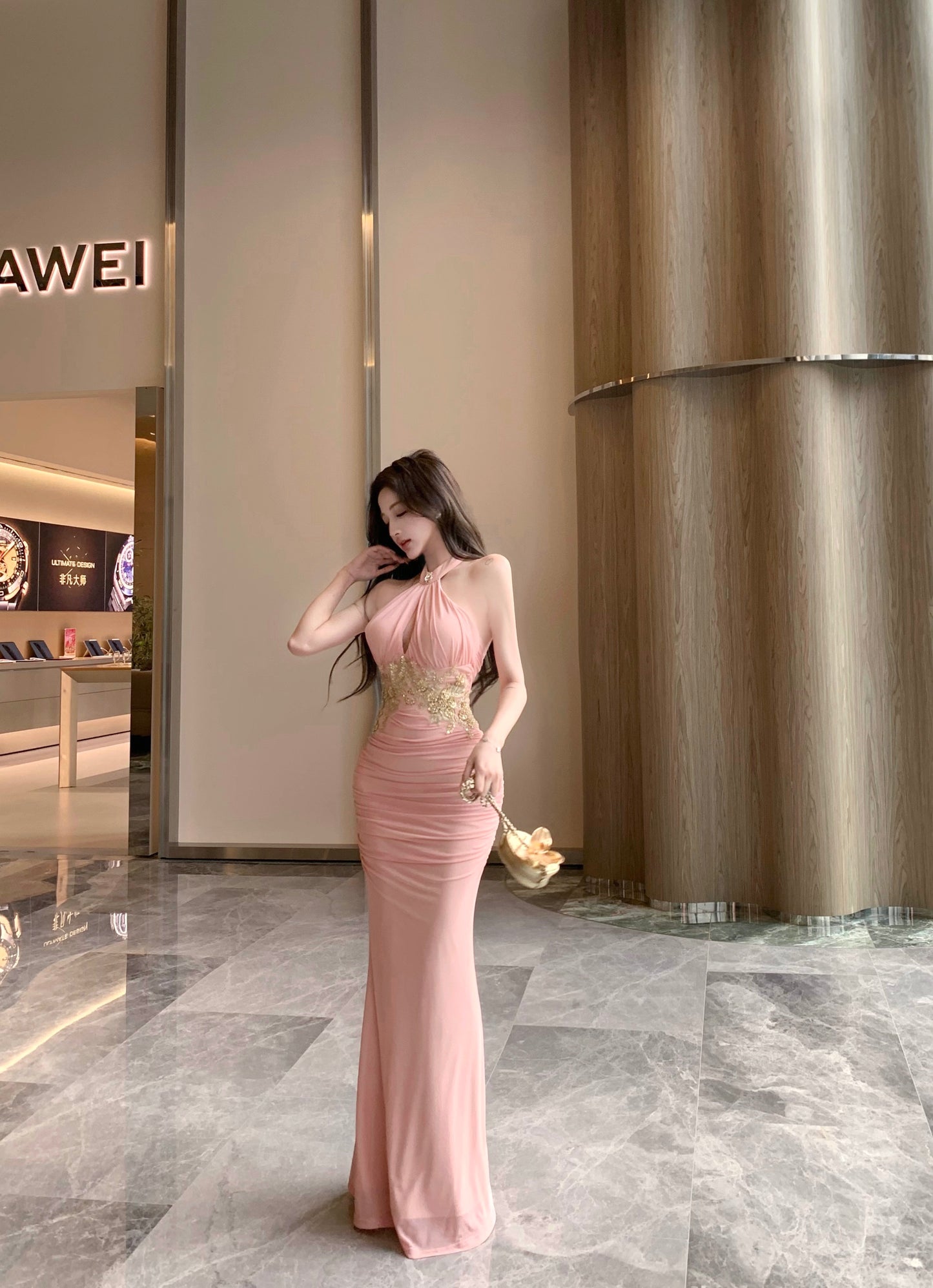 Charming Gold Lace Waist Detail Maxi Dress Sexy Luxury Parties Cutout Ruched Bodycon Halter Long Dress AP1985