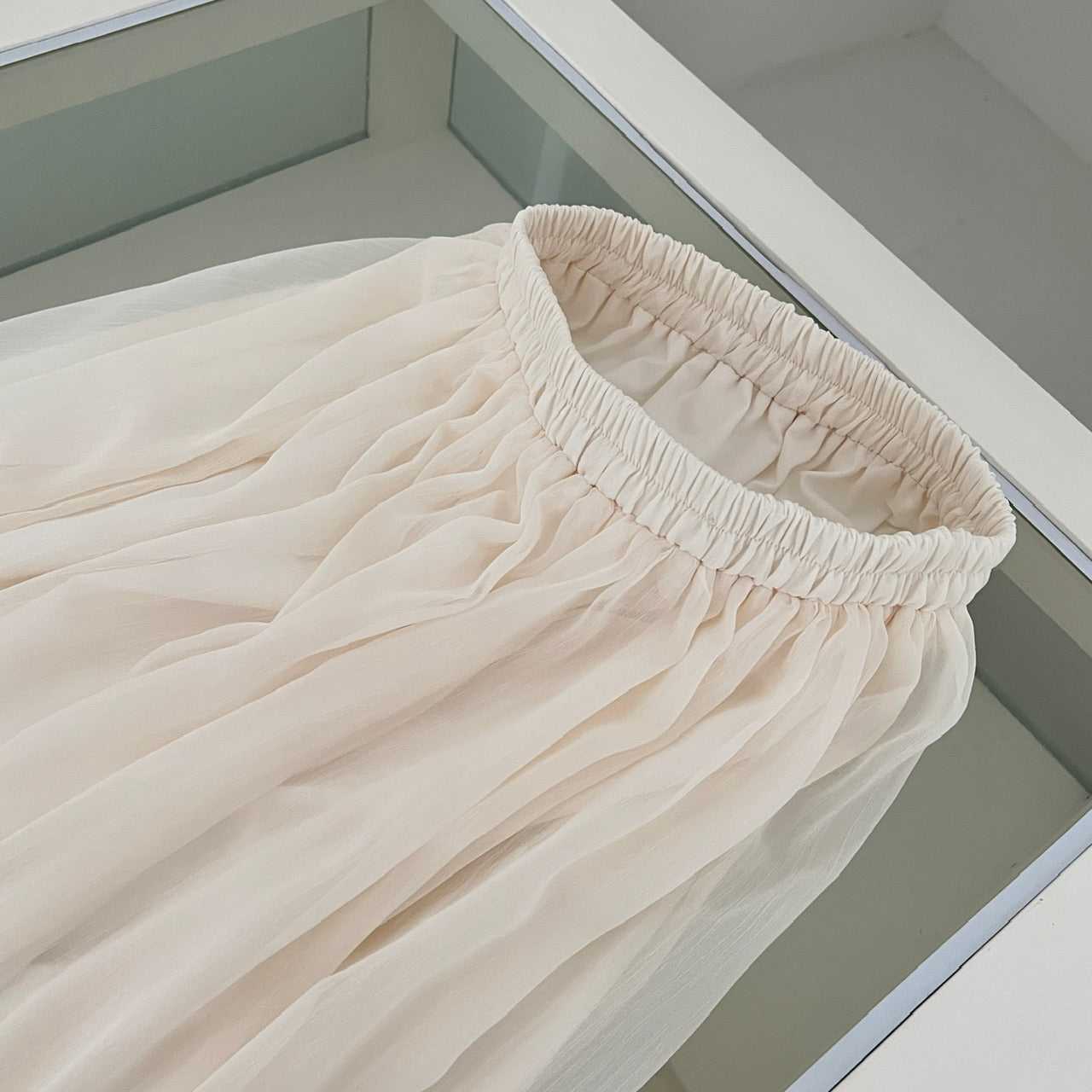 Romantic Cream Two-Piece Set Sleeveless Embroidered Peplum Top & Tulle Midi Skirt With Belt AP2069