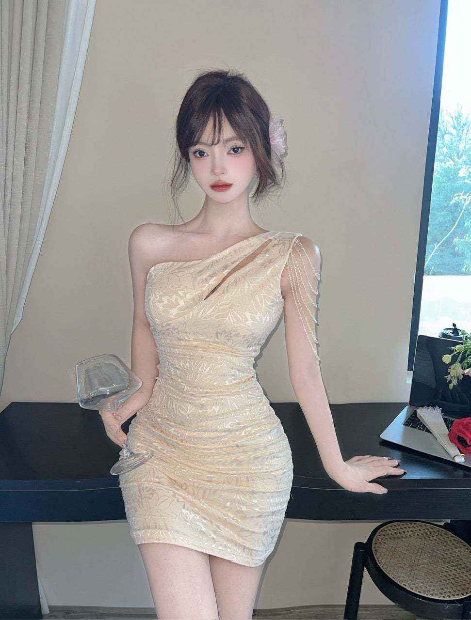 Novelty One Shoulder Beige Mini Dress Pearl Chain Floral Jacquard Evening Parties Short Dress AP2077