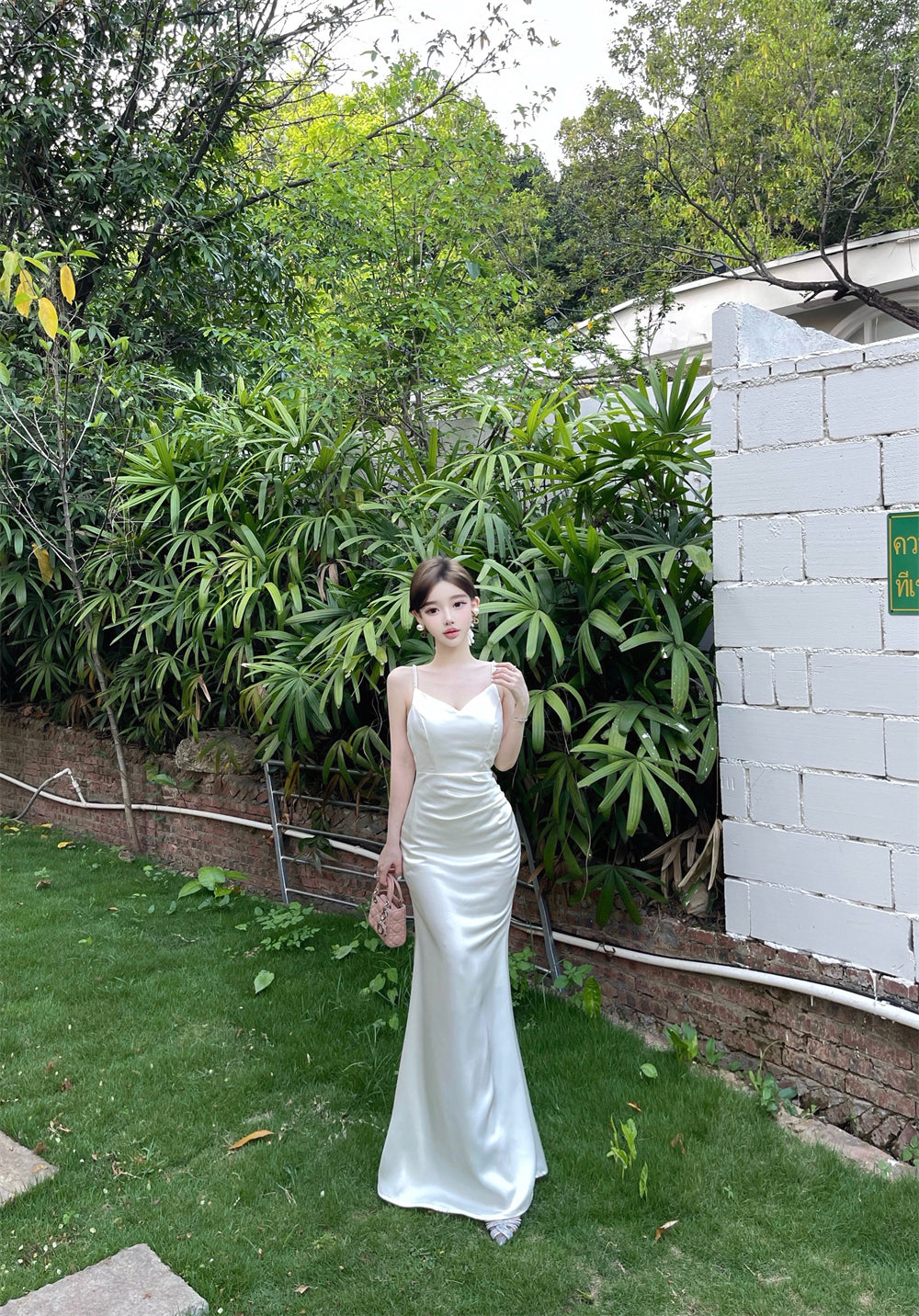 Vogue Ivory Satin Deep V Neck Mermaid Maxi Dress French Style Spaghetti Straps Sheen Fabric Long Dress AP2083