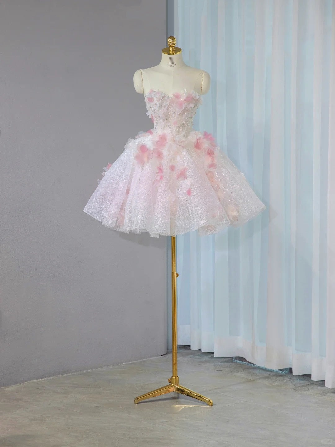 Unique Pink & White Strapless Big Bow Accent Mini Dress Charming 3D Floral Appliques Beading Homecoming Dress AP2100