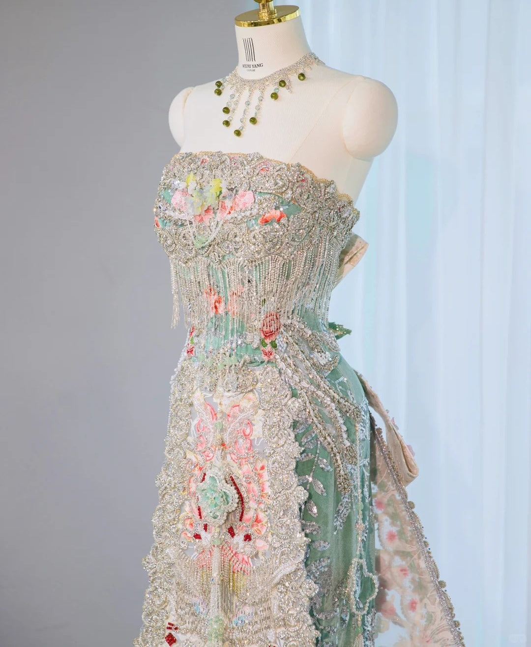 Luxurious Floral Embroidery Beaded Tassels Maxi Dress With Extravagant Train Vintage Strapless Prom Dress AP2102