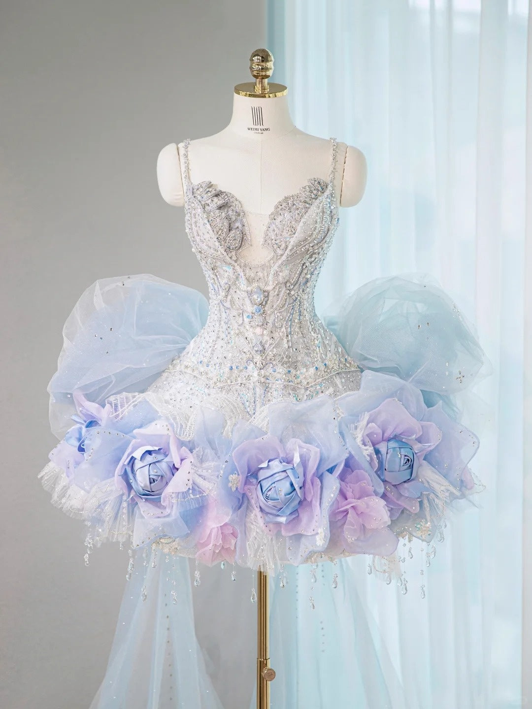 Dreamy Handcrafted Flowers Blue Tulle Trimmed Mini Dress Romantic Spaghetti Strap Crystal Tassel Beading Homecoming Dress AP2104