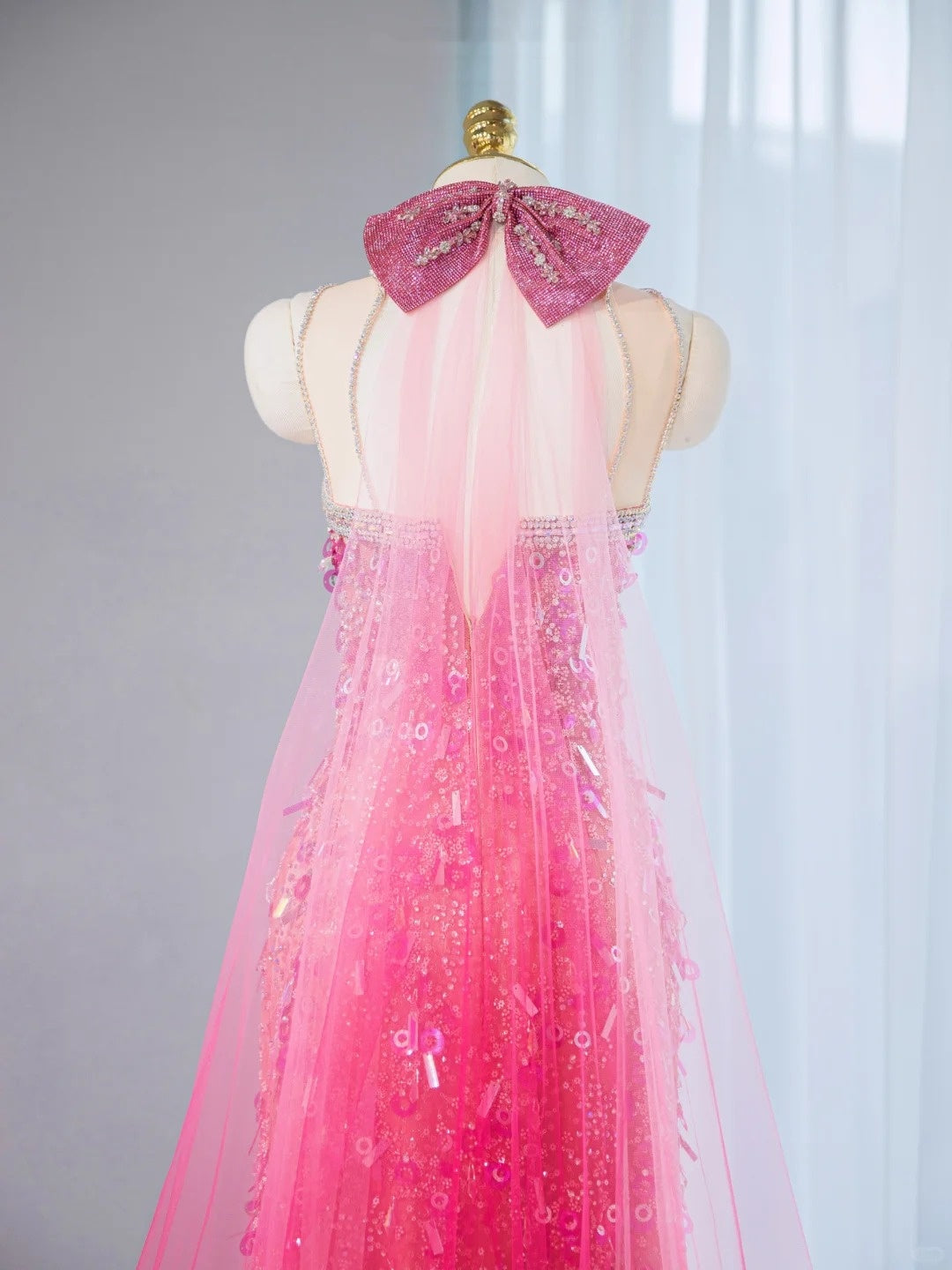 Vibrant Pink Sequins Accent Beading Neckline Halter Maxi Dress Sweet 16 Shining Bow Design Pink Tulle Trimmed Prom Dress AP2111