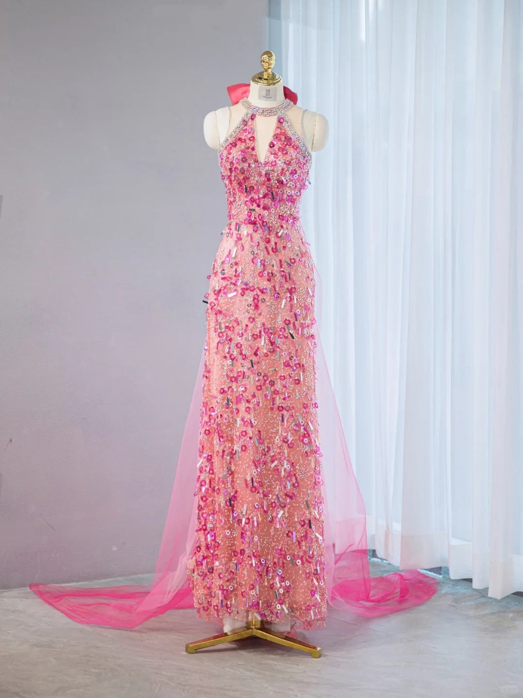 Vibrant Pink Sequins Accent Beading Neckline Halter Maxi Dress Sweet 16 Shining Bow Design Pink Tulle Trimmed Prom Dress AP2111