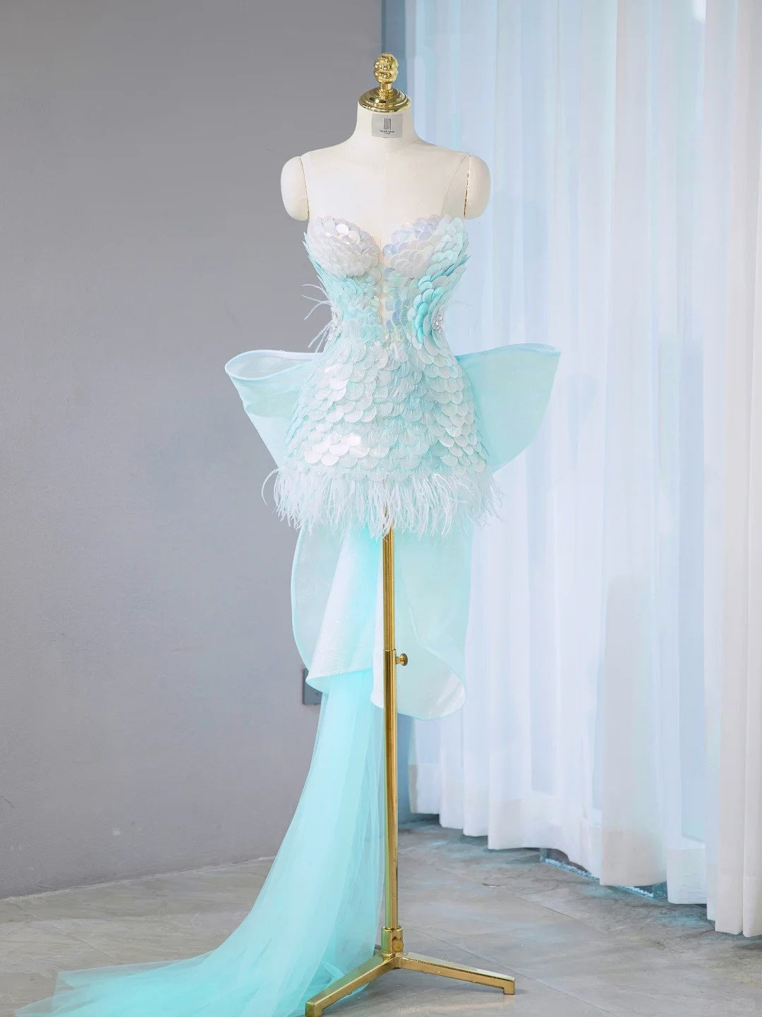 Fairy-Tale Mint Green Strapless Feather Trim Beading Birthday Outfits Mini Dress Charming Sequins Accent Big Tulle Bow Design Homecoming Dress AP2112