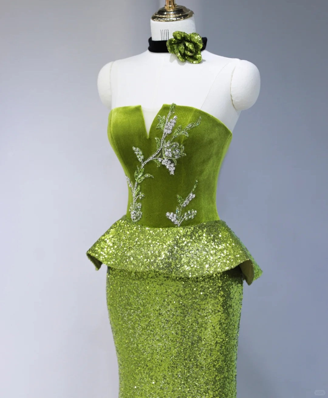 Elegant Green Velvet Bodice Crystal Floral Accent Maxi Dress Novelty Peplum Waist Sparkling Mermaid Hem Prom Dress AP2113