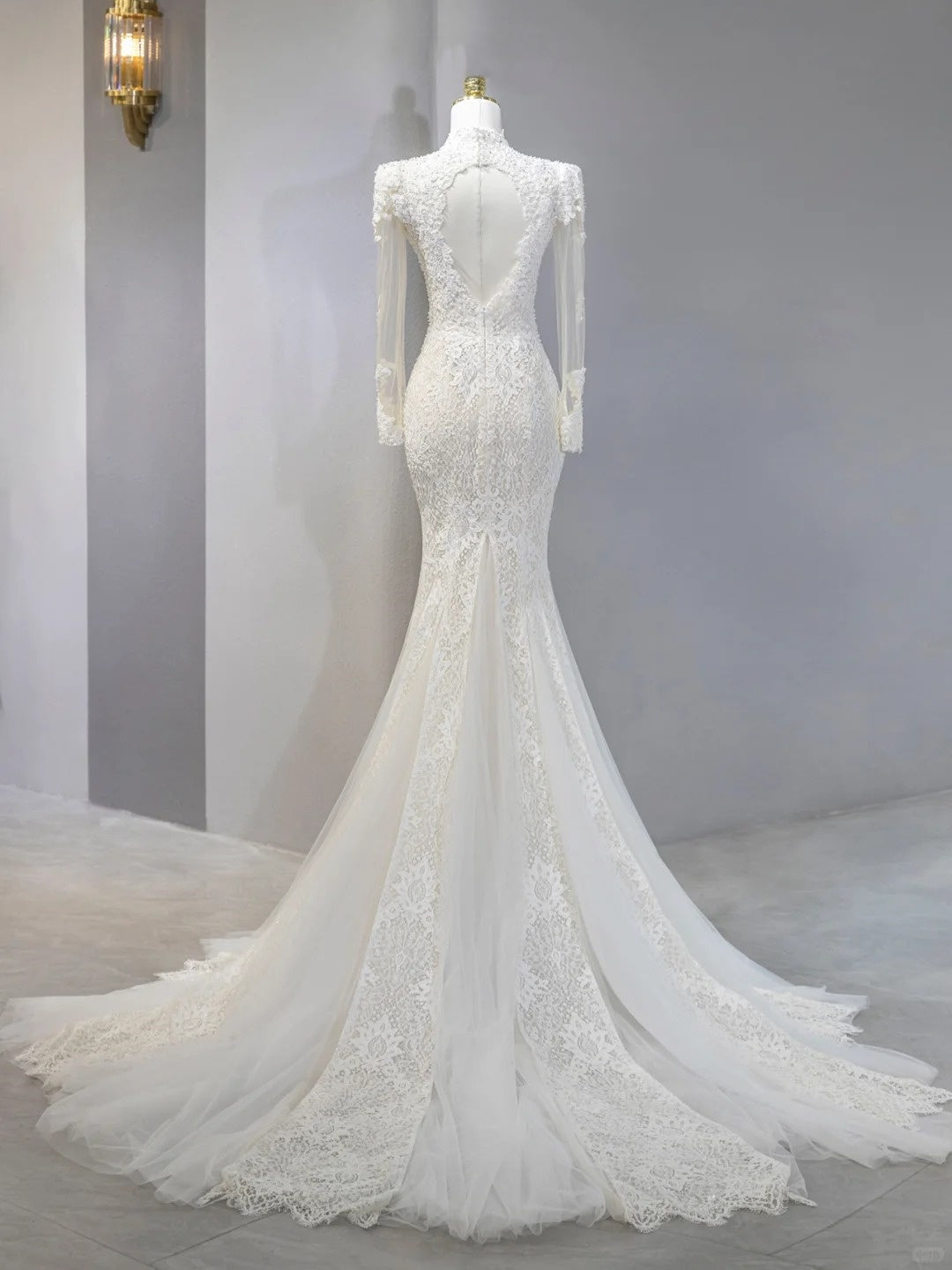 Classical Ivory Lace High Neck Mermaid Cutout Bridal Maxi Dress Romantic Long Sleeves Flowing Tulle Splicing Train Wedding Dress AP2114