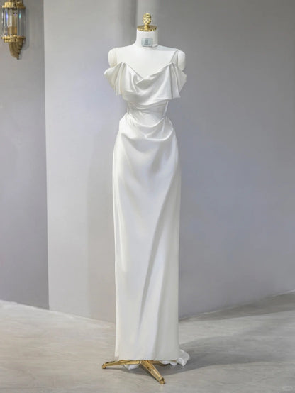 Luxurious Ivory Off-Shoulder Bridal Dress Minimalist Ruffled Neckline Draped Detailing Wedding Dress AP2115