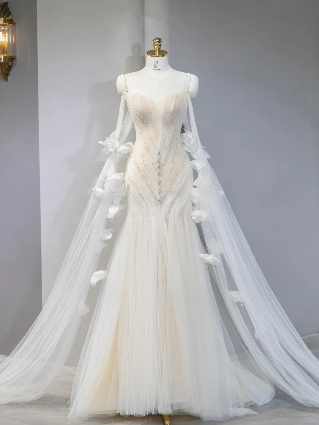 Artistic Ivory Cascade Tulle Mermaid Bridal Dress Charming Pearl Beading Off-Shoulder 3D Floral Accent Wedding Dress AP2116