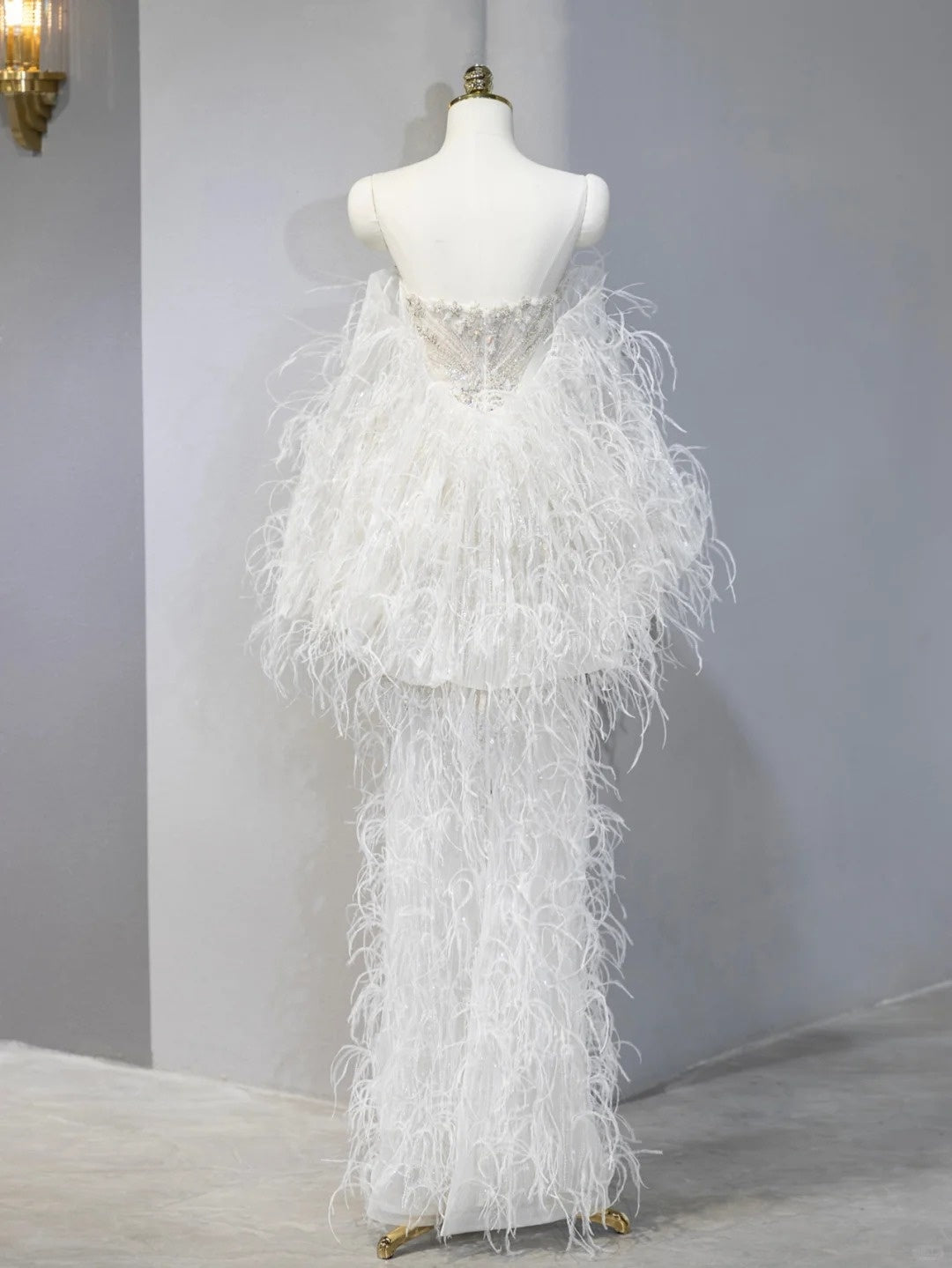 Fashionable White Feather-Embellished  Sparkly Sequins Trim Maxi Dress Charming Beading Strapless Puffy Long Sleeve Wedding Dress AP2117