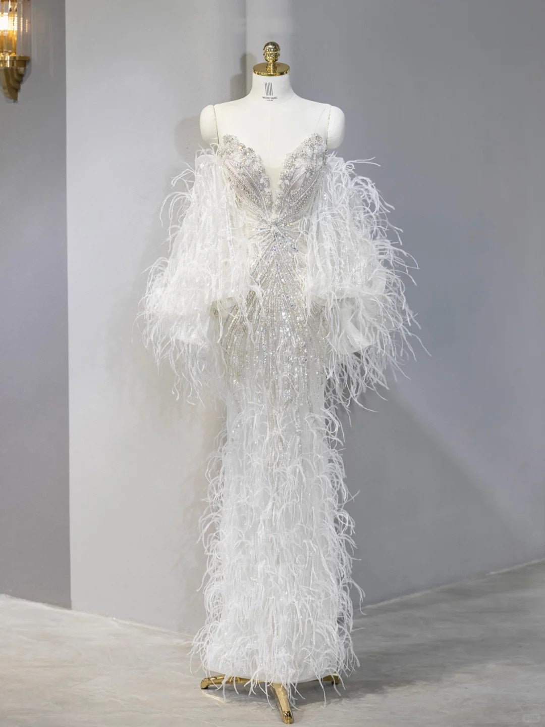 Fashionable White Feather-Embellished  Sparkly Sequins Trim Maxi Dress Charming Beading Strapless Puffy Long Sleeve Wedding Dress AP2117