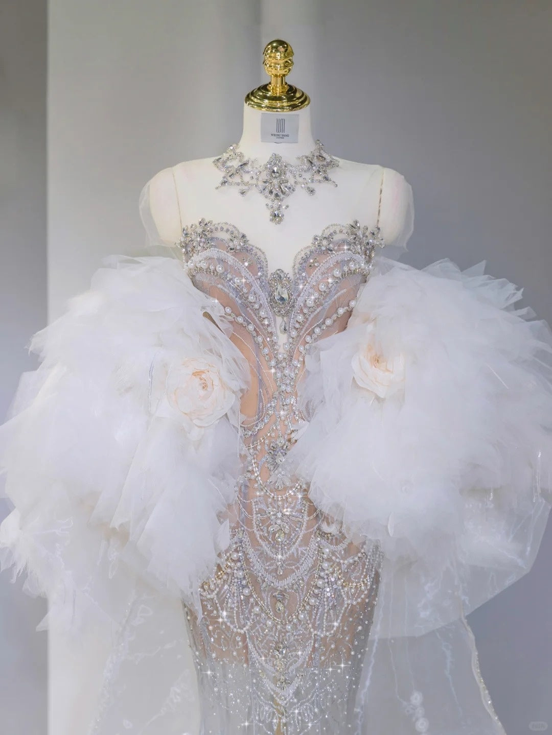 New Tendency Sweetheart Neck Crystal Accent Mermaid Hem Engagement Dress Chic Tulle Cape 3D Flowers Trim Beading Strapless Wedding Dress AP2119