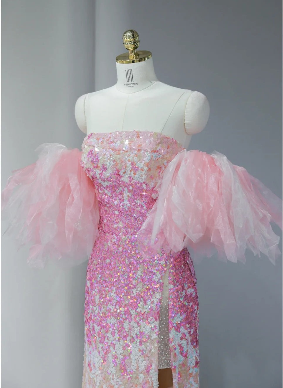 Glamorous White & Pink Gradient Tulle Splicing Off-Shoulder Maxi Dress Vogue High-Slit Sparkling Sequins Accent Prom Dress AP2123