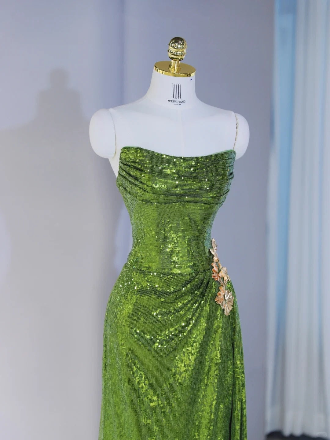 Novelty Strapless Gold Floral Accent Sheath Maxi Dress Exquisitely Designed Green Sequins Trimmed Draped Prom Dress AP2125
